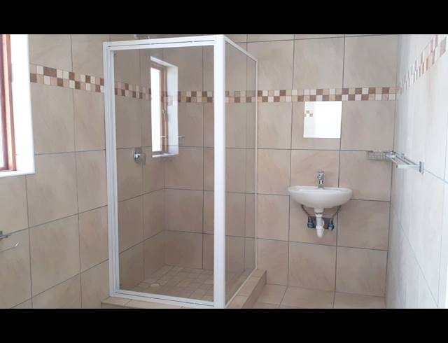 4 bed property to rent in WOODSTOCK